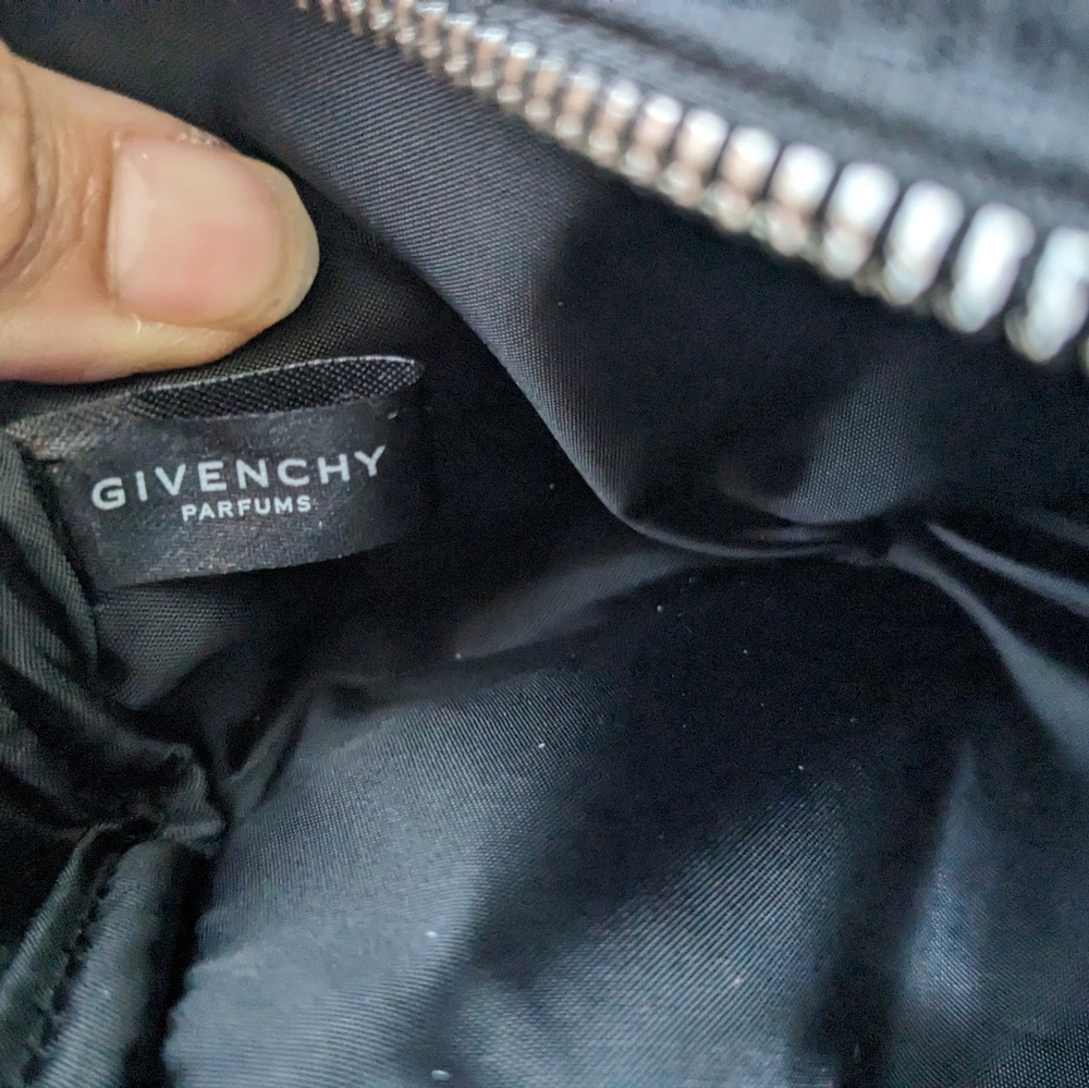 Givenchy - Picture 10 of 10